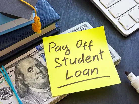 Image of post-it note stating PAY OFF DEBT